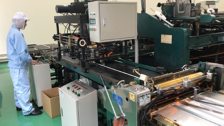 全自動貼箱機01